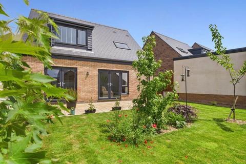 St Marys Road, Callington 3 bed bungalow for sale