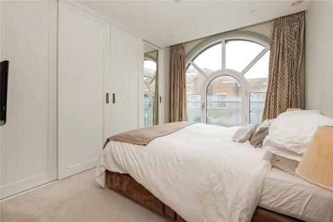 Clove Hitch Quay, London, SW11 2 bed apartment for sale