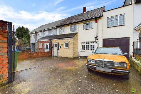 Albany Road, Belvedere, Kent, DA17 4 bed semi