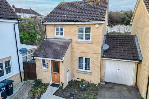 Mermaid Close, Gravesend, Kent, DA11 3 bed link detached house for sale