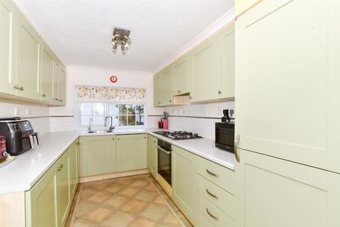 Pilgrims Retreat, Harrietsham... 2 bed park home for sale
