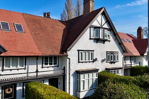 6 bedroom terraced house for sale