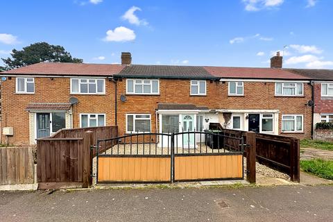 Everest Road, Christchurch, Dorset.... 3 bed terraced house for sale