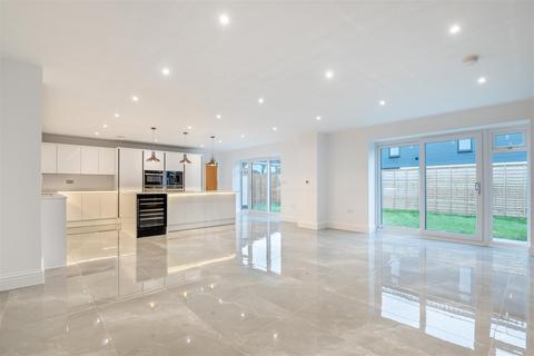 Main Road, Huntley GL19 5 bed detached house for sale