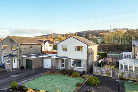 3 Valley Drive, Kendal, Cumbria, LA9 7AQ 3 bed link detached house for sale