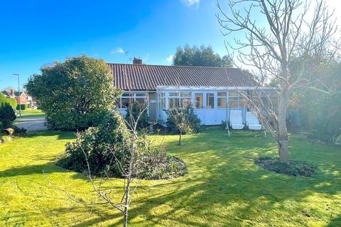 Holly Drive, Littlehampton 3 bed detached bungalow for sale