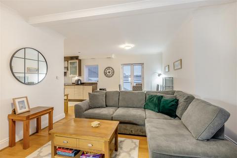 Buckland Rise, Maidstone 2 bed apartment for sale