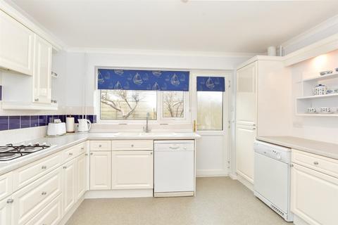 Shrubbs Drive, Bognor Regis, West Sussex 2 bed detached bungalow for sale