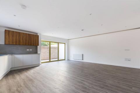 Brook Mews, Palmers Green N13 3 bed house for sale