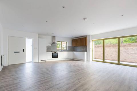 Brook Mews, Palmers Green N13 3 bed house for sale