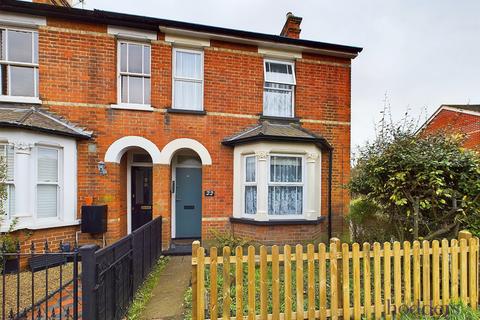 Guildford Road, Chertsey, Surrey, KT16 3 bed semi