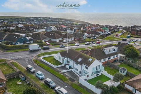 Oaklands Avenue, Saltdean, BN2 5 bed detached house for sale