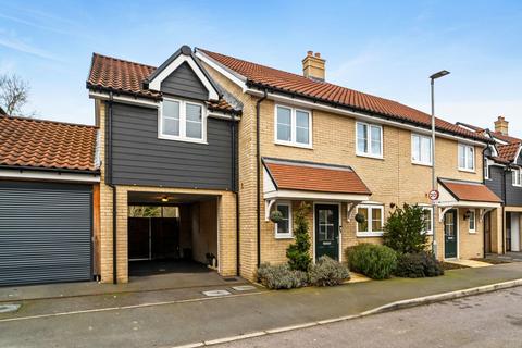 Searle Crescent, Chelmsford CM1 4 bed end of terrace house for sale