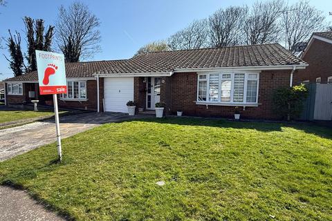 Guy Close, Broadstairs CT10 3 bed detached bungalow for sale