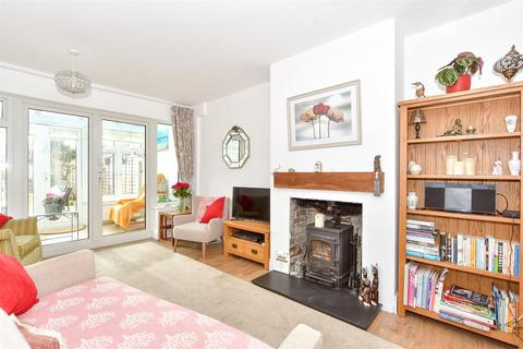 Bosmere Gardens, Emsworth, Hampshire 2 bed terraced house for sale