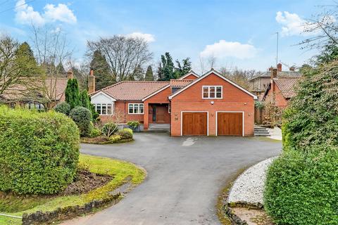 Main Street, Woodborough NG14 5 bed detached house for sale