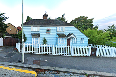 Manor Road, Woodford Green IG8 4 bed detached house for sale