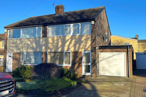 Thirlmere Gardens, Undercliffe, Bradford 3 bed semi