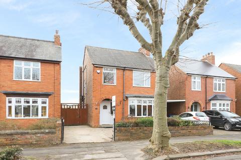 Springfield Avenue, Chesterfield S40 3 bed detached house for sale