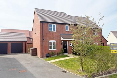 Pintail Circle, Biddenham, Bedford... 3 bed semi