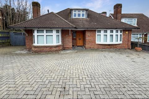 Periwinkle Lane, Dunstable LU6 4 bed detached bungalow for sale