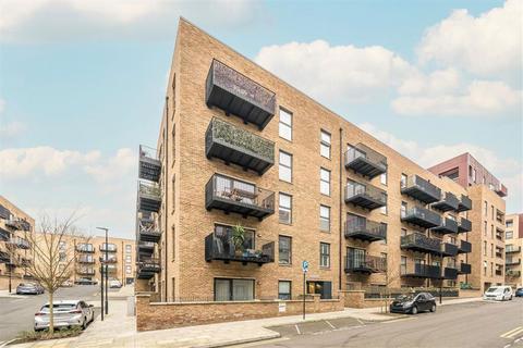 Rolfe Terrace, London SE18 1 bed flat for sale