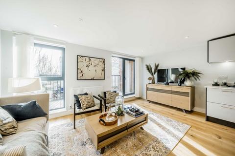 Kingston Road, Wimbledon SW20 3 bed maisonette for sale