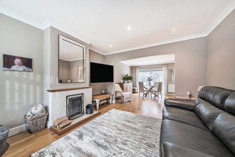 Penton Hook Road, Surrey TW18 4 bed semi
