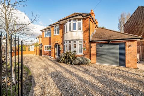 Ashley Road,  Farnborough, GU14 4 bed detached house for sale