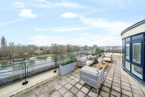 Jerome Place, Kingston Upon Thames, KT1 3 bed penthouse for sale