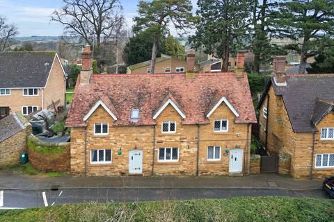 Welford Road, Northampton NN6 3 bed detached house for sale