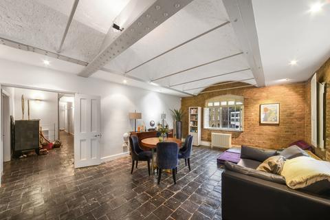 Ivory House, St Katharine Docks E1W 4 bed flat for sale