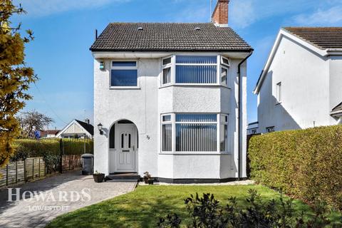 Chestnut Avenue, Lowestoft 3 bed detached house for sale