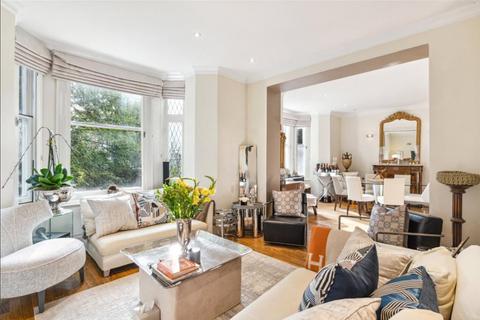 Abbey Court,  St. John's Wood,  NW8 3 bed flat for sale