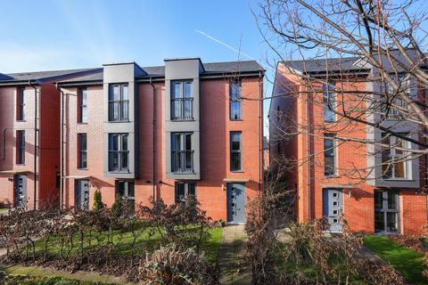 William Wailes Walk, Low Fell, NE9 4 bed semi