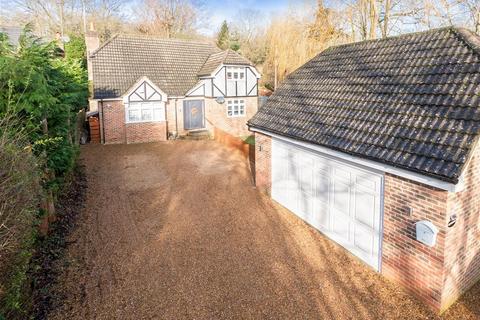 Meadow Lane, Culverstone, Meopham, Kent 4 bed detached house for sale