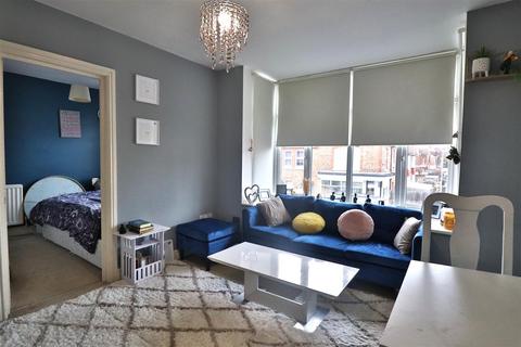 98 Southfield Road, Broadwater, Worthing 2 bed flat for sale