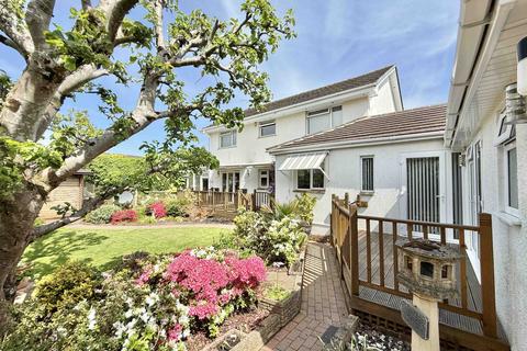 Laurel Close, St Leonards, BH24 5 bed detached house for sale