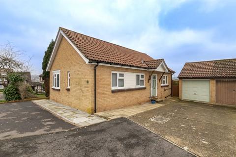 Farriers Way, Uckfield 2 bed detached bungalow for sale