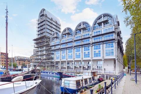 Sweden Gate, Rotherhithe, SE16 1 bed apartment for sale