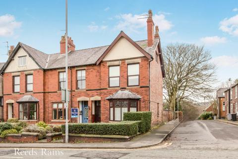 Beech Lane, Cheshire SK10 3 bed end of terrace house for sale