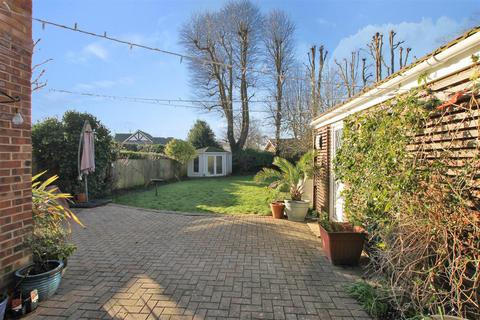 Garden Close, Hayling Island PO11 4 bed detached house for sale