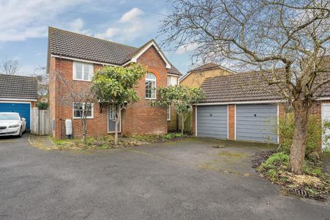 Acorn Close, Kingsnorth, Ashford TN23 4 bed detached house for sale