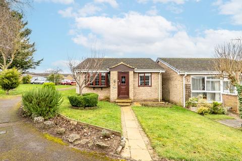 Edgeworth Drive, Carterton... 2 bed detached bungalow for sale