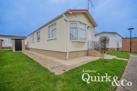 Creek Road, Canvey Island, SS8 2 bed park home for sale