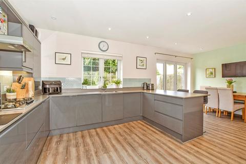 High Street, Godstone, Surrey 3 bed terraced house for sale