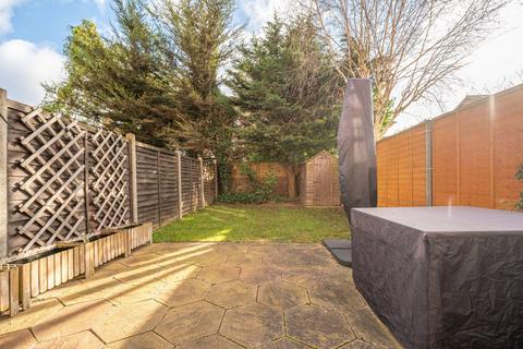 Hamlet Square, Cricklewood, London, NW2 3 bed house for sale