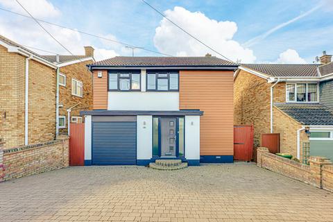 Branksome Avenue, Hockley, SS5 3 bed detached house for sale