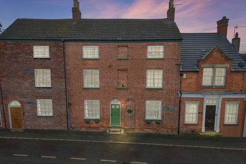 High Street, Grantham NG31 5 bed detached house for sale