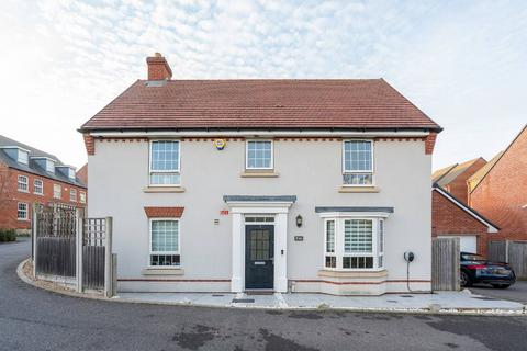 Hubert Crescent, Watford, Bushey, WD23 4 bed detached house for sale